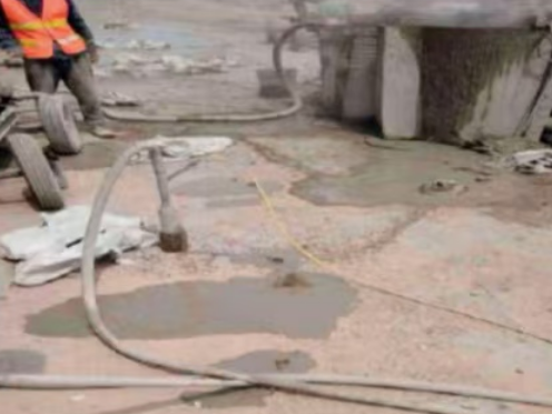 梅河口水泥混凝土路面板底注浆技术 路面脱空注浆整治方案